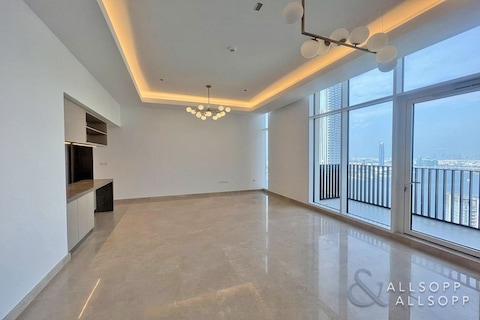 Penthouse Finish | High Floor | Vacant