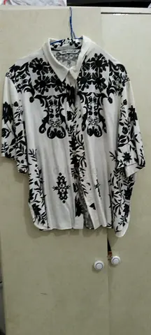 Black and white half sleeve shirt for women, size XL