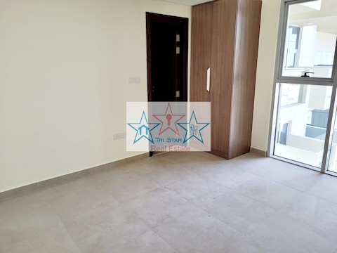  Chiller Free Semi Furnished 1bedroom With Balcony Next To Metro Station
