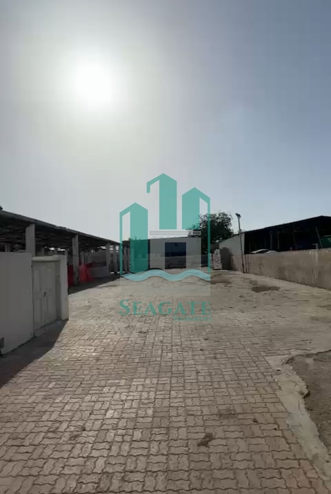 Warehouse With Open Shed And Plot For Sale In Ras Al Khor