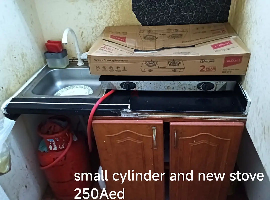 Gas cylinder with stove