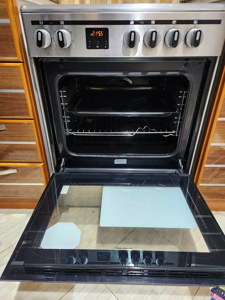 Electric stove and oven