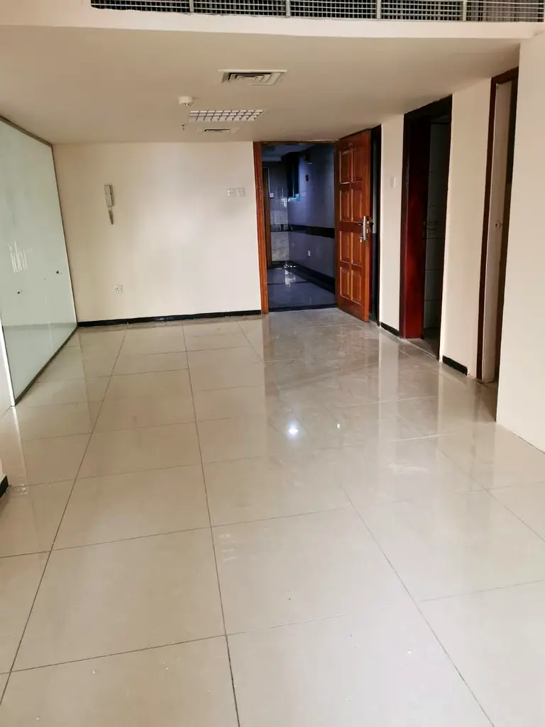 Office for Rent Exclusive !!! To let office //1 bathrooms // located opposite to Corniche Al
