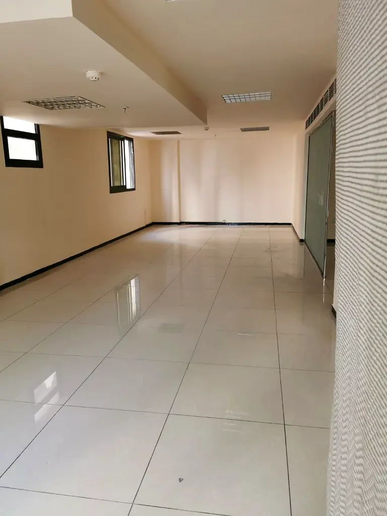 Office for Rent Exclusive !!! To let office //1 bathrooms // located opposite to Corniche Al