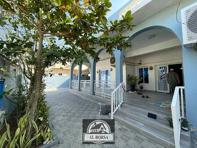 A Large Villa Suitable For Residential And Commercial Use, 7 Master Rooms, A Sitting Room, And A La