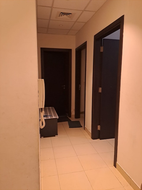 Bed space for working ladies in a 3bhk apartment in Al Qouz
