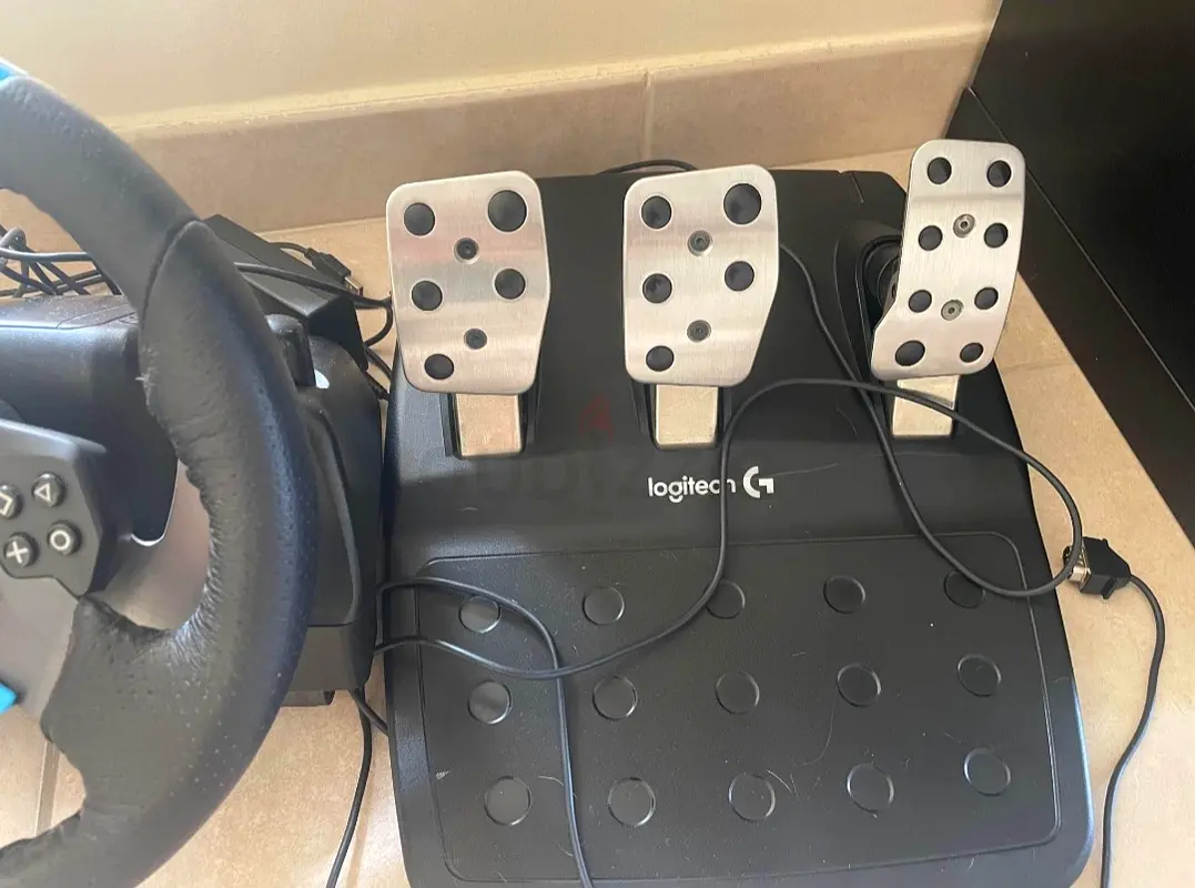 Logitech G29 steering wheel and pedals