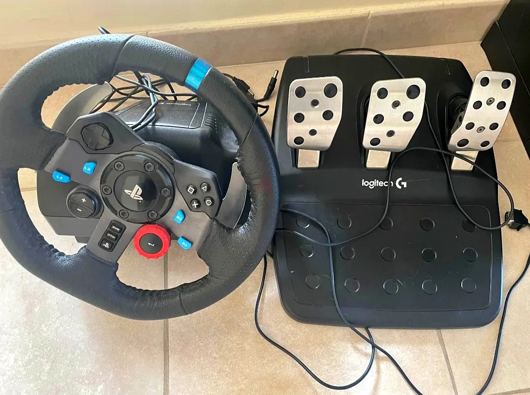 Logitech G29 steering wheel and pedals