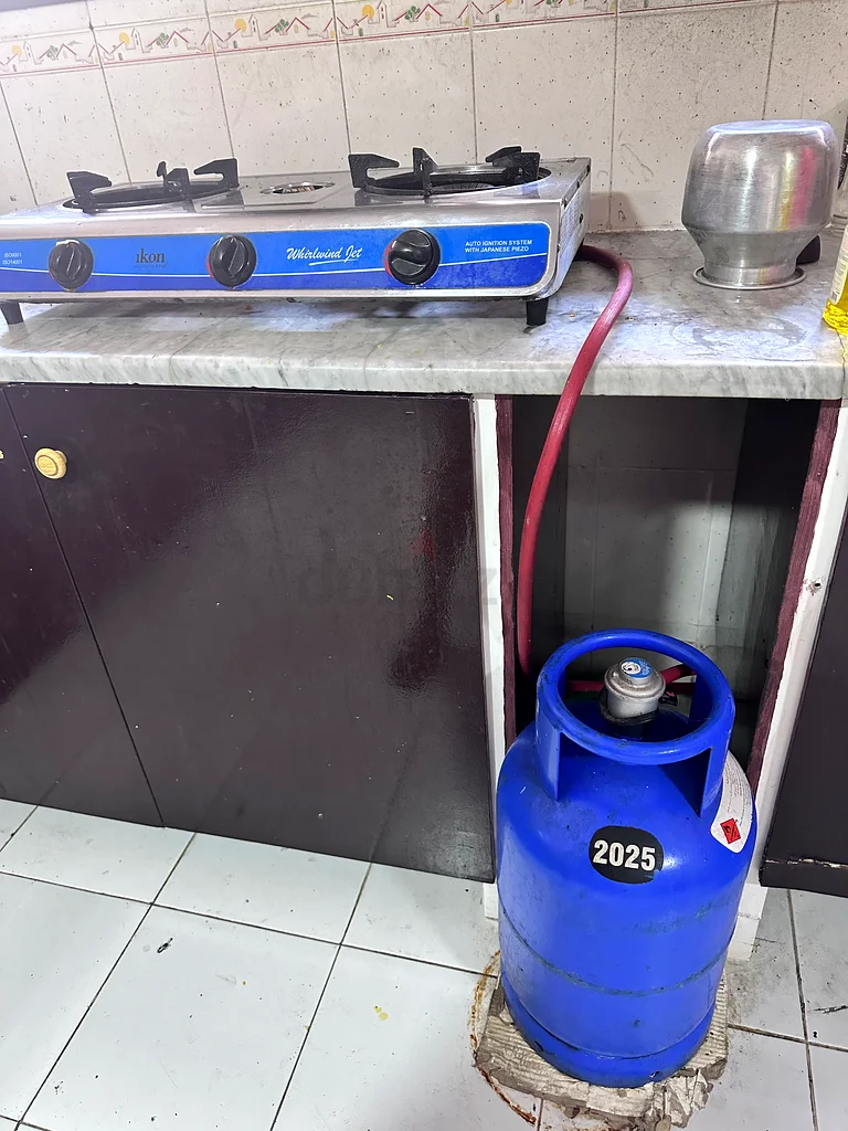 Gas cylinder and Gas stove