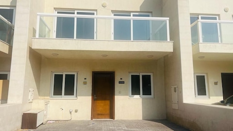 Vacant Ready To Move 3 Bedroom Townhouse Villa For Rent || Maids Room || Warsan Village