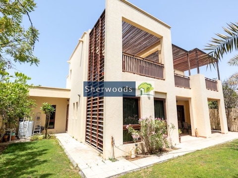 Modern Private And Family Home | Upgraded Villa