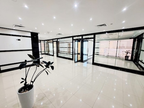 Sheikh Zayed Rd: Spacious Office | Prime Location
