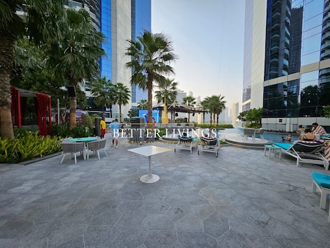 Prime Location Paradise: Move-in Ready 2 Bed+maid, High-floor Luxury Awaits
