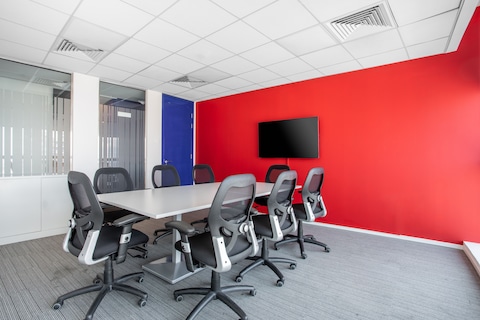 Move Into Ready-to-use Open Plan Office Space For 10 Persons In Dubai, The Greens