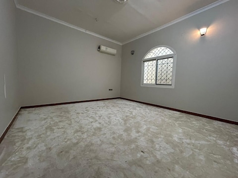 3 Bedrooms, Hall , Seprate Majlis , 4 Bathrooms Coverd Parking
