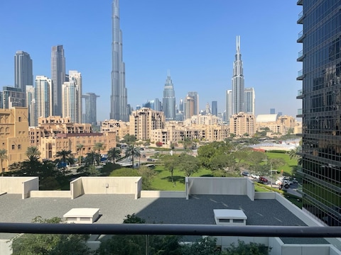 Full Burj Khalifa View | Well Maintained Apt | Ready To Move