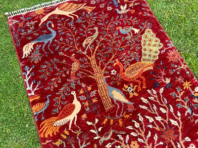 146 x 101 cm | New Handmade Beautiful Bird Design Carpet