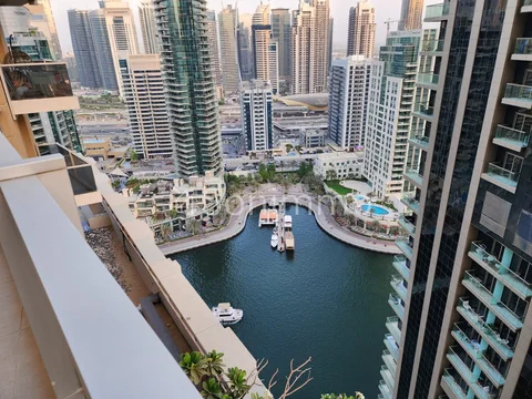 Luxurious 2 Bed Apartment | Fully Renovated & Upgraded L Vacant