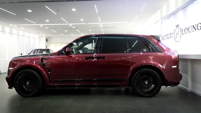 ROLLS ROYCE CULLINAN BLACK BADGE MANSORY KIT 2019. IN EXCELLENT CONDITION63173844763393113
