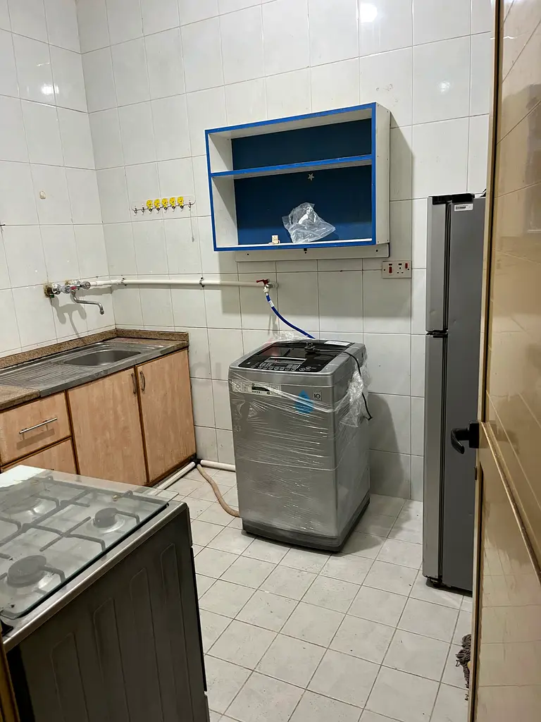 Apartment bed space available 550 including all Nakheel town RAK