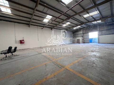 Warehouse With Mezzanine For Rent In Mussafah Industrial Area - Abu Dhabi