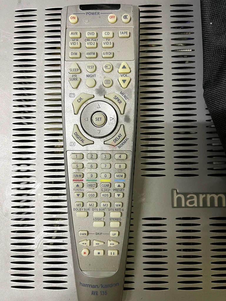 HARMAN KARDON AVR 135 AV AMPLIFIER