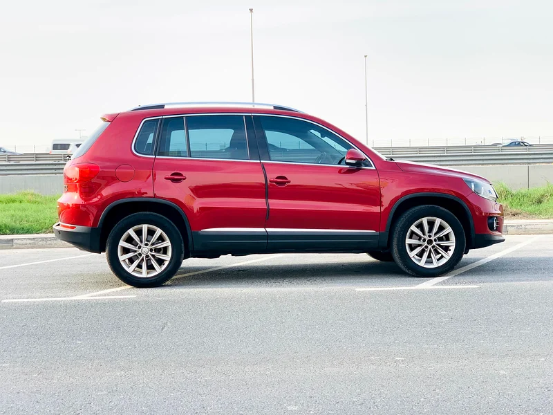 VOLKSWAGEN TIGUAN GCC SUPER CLEAN 201563173123641218114