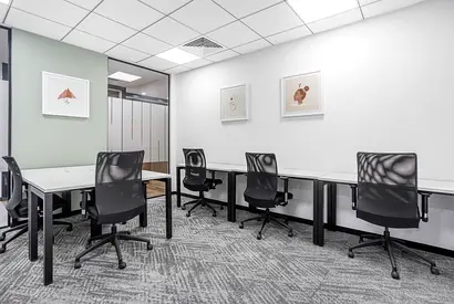 Find Office Space In Dubai, Marina Gate For 5 Persons With Everything Taken Care Of