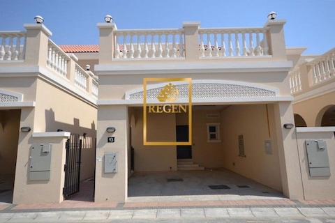 Vacant And Park Facing - Two Bedroom Hall Plus Family Room Nakheel Townhouse For Sale In District