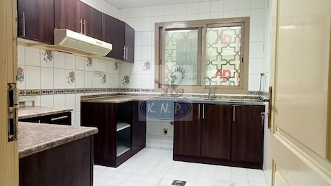 Hot Deal! Only 50k Yearly! 2-bhk C/ac Flat With Closed Hall Near Al Wahda Mall On Airport Rd.