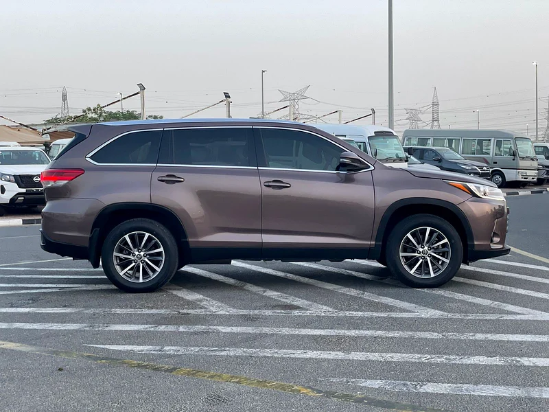 2019 تويوتا هايلايكر XLE 4x4 - 3.5 لتر V6 - خيار كامل بلون نادر خاص -63148168858883113