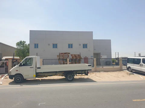 Dip Warehouse For Sale (597-373)