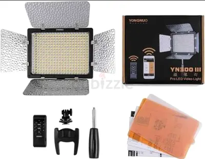YONGNUO YN300 III LED Video Light with 5600k Color Temperatur e and Adjustable Brightness