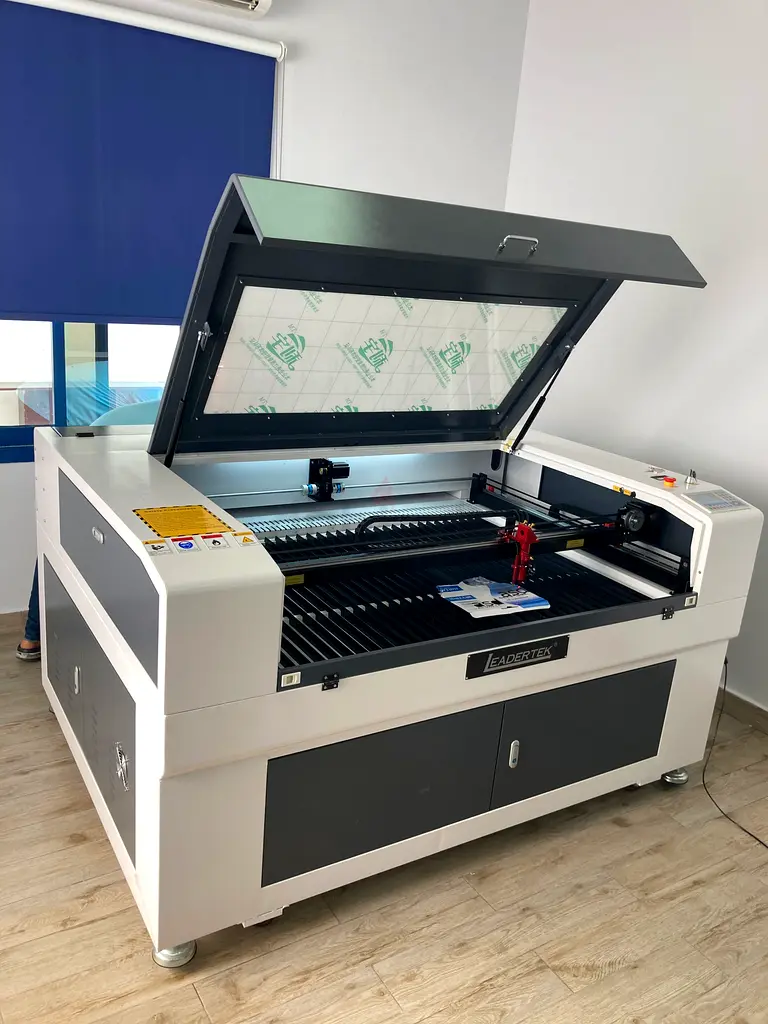 ACo2 laser machine for sale63257633560193118