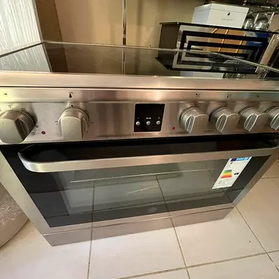 Hoover ceramic Electric cooker range 90 by 60 cm