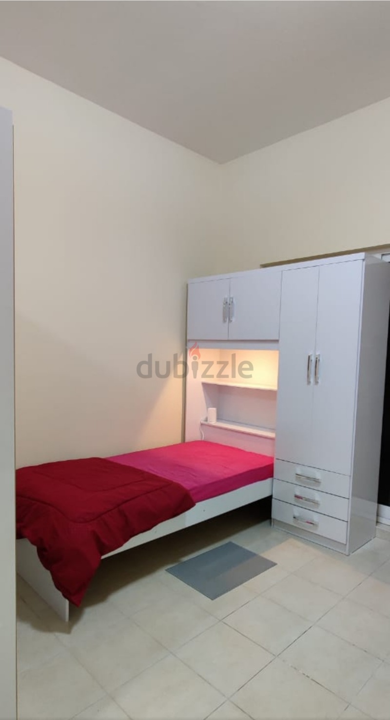 Apartment Executive 1BHK Bed Space Available In Zen Cluster