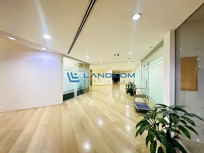 Independent Unit|| Prime Location || Ideal For Any Commercial Use ||