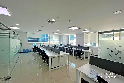 Vacant | Rare Unit | Glass Partitioned