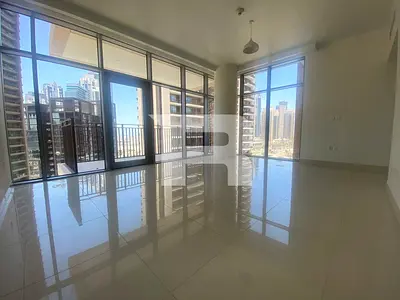 Spacious 1 Br Apt + Study | Prime Location