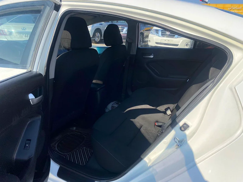 Kia cerato 2015white color GCC calen car63171745341953111