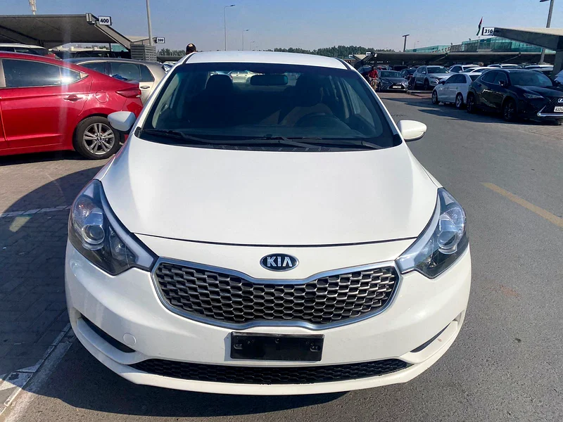 Kia cerato 2015white color GCC calen car631717453419531122