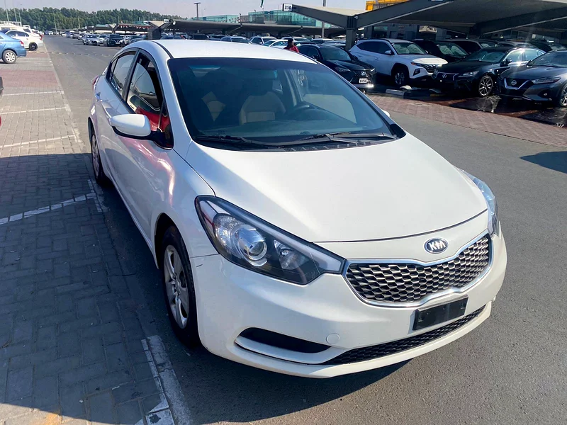 Kia cerato 2015white color GCC calen car63171745341953113