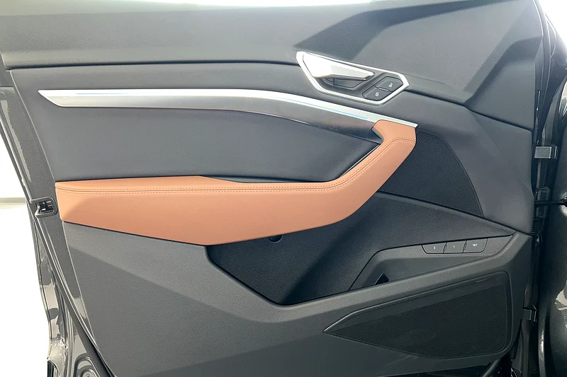 e-tron Sportback 55 S line 408hp (Ref# AAP6702)63225700462850113
