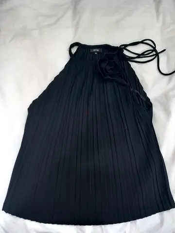 Black pleated top for occasions, sizes S to M