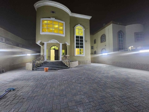 Villa For Rent. Yearly 85,000. Al Rawda3 Ajman. Only Asian Clint