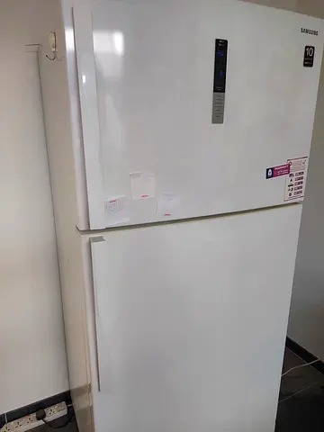 Samsung refrigerator Top Mount Refrigerator RT81CTBWW MODEL