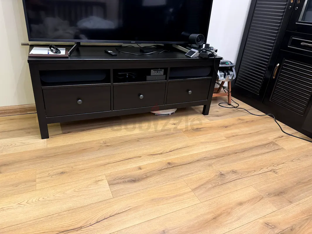 TV console table available for 150 دوبيزل