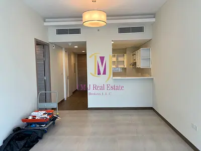Bright 1bhk For Rent | Chiller Free | Community View
