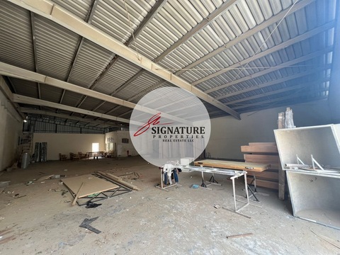 Warehouse 4,000 Square Feet 18 Kva 3 Phase Electricty And Water Connected For Rent In Jurf Industri
