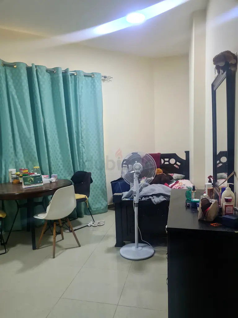 Apartment Executive Ladies bedspace sharing with family Sharjah